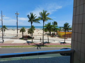 LINDO APTO PÉ NA AREIA